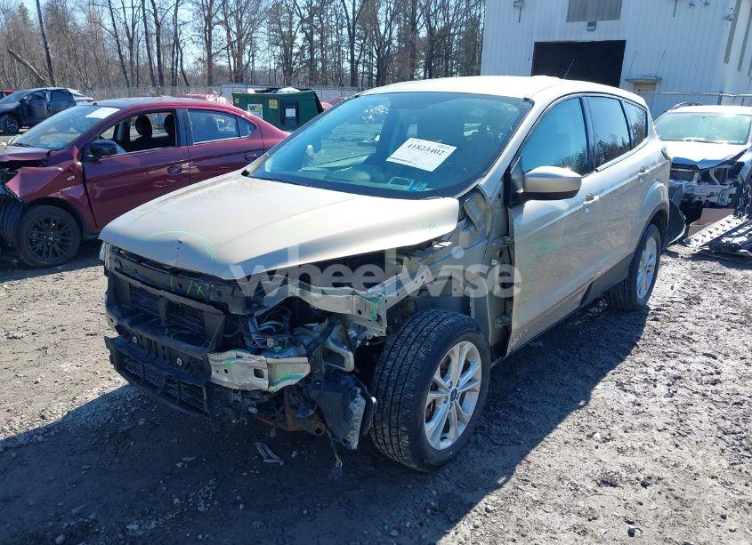 Photo 6 of 2017 Ford Escape SE (VIN 1FMCU9GD3HUE20110)