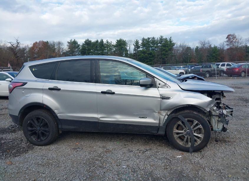 Photo 13 of 2017 Ford Escape SE (VIN 1FMCU9GD3HUE49073)