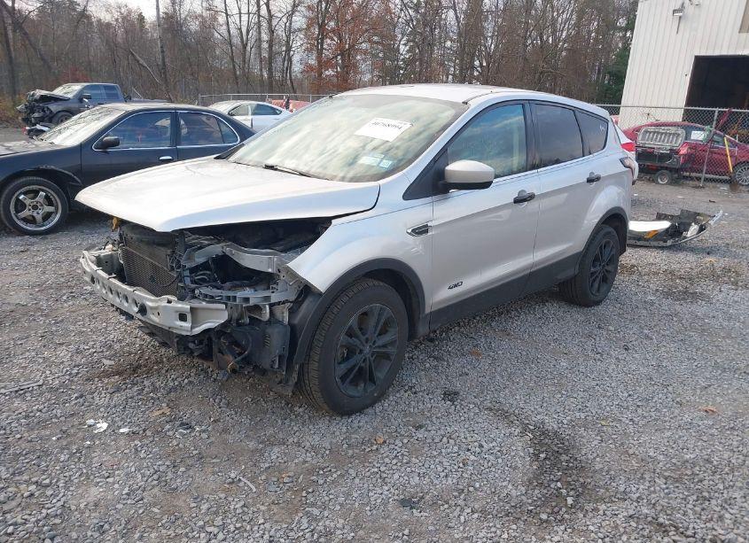 Photo 2 of 2017 Ford Escape SE (VIN 1FMCU9GD3HUE49073)