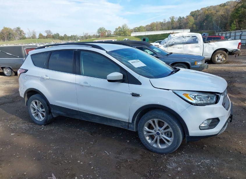 Photo 13 of 2017 Ford Escape SE (VIN 1FMCU9GD3HUE62549)