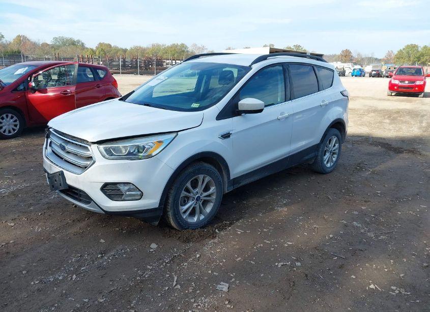 Photo 2 of 2017 Ford Escape SE (VIN 1FMCU9GD3HUE62549)