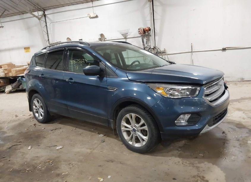 2018 Ford Escape SE (VIN 1FMCU9GD3JUA07920) main photo