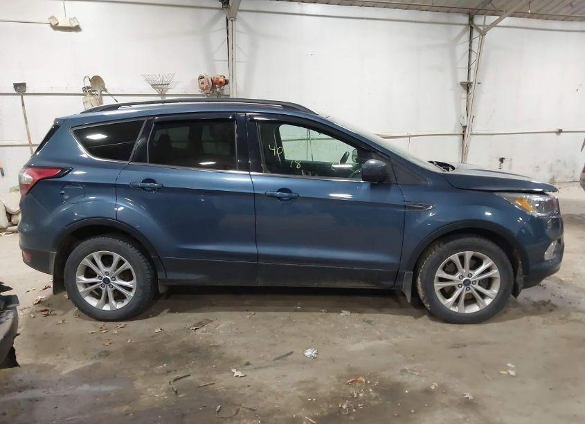 Photo 13 of 2018 Ford Escape SE (VIN 1FMCU9GD3JUA07920)