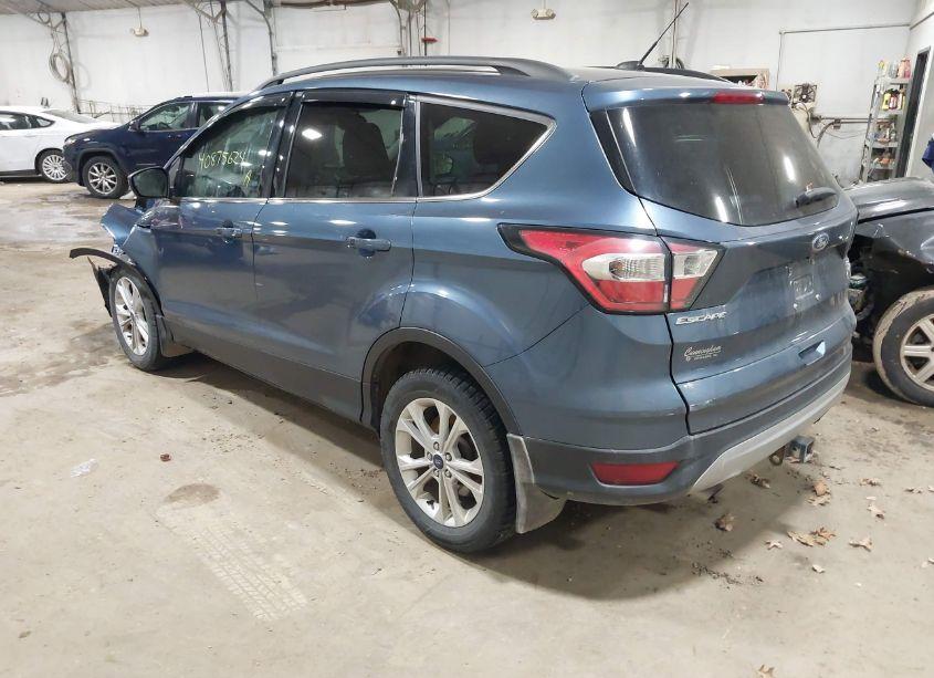 Photo 3 of 2018 Ford Escape SE (VIN 1FMCU9GD3JUA07920)