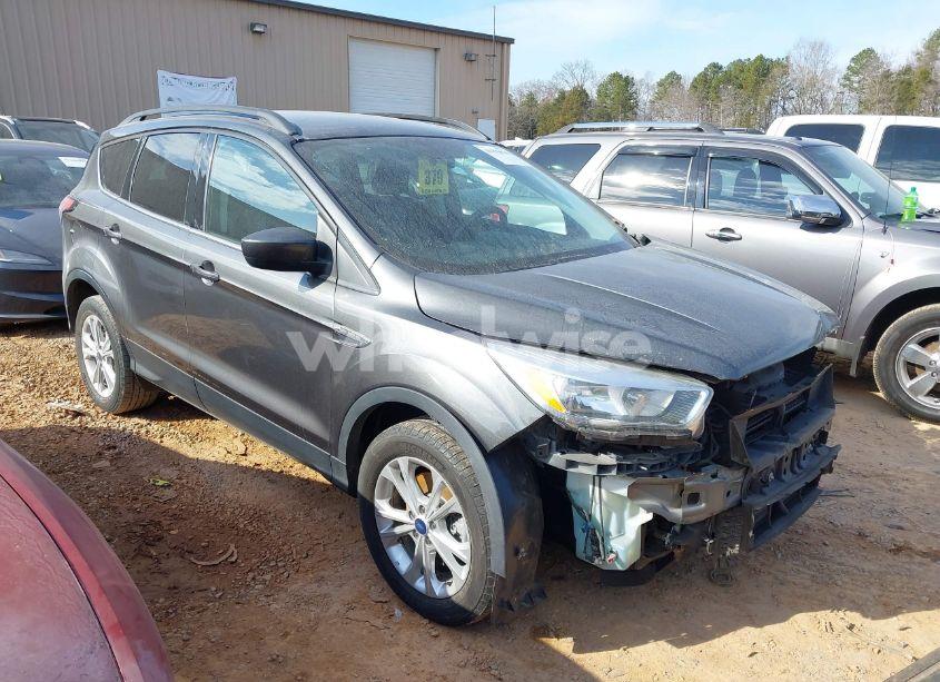 2018 Ford Escape SE (VIN 1FMCU9GD3JUA58124) main photo