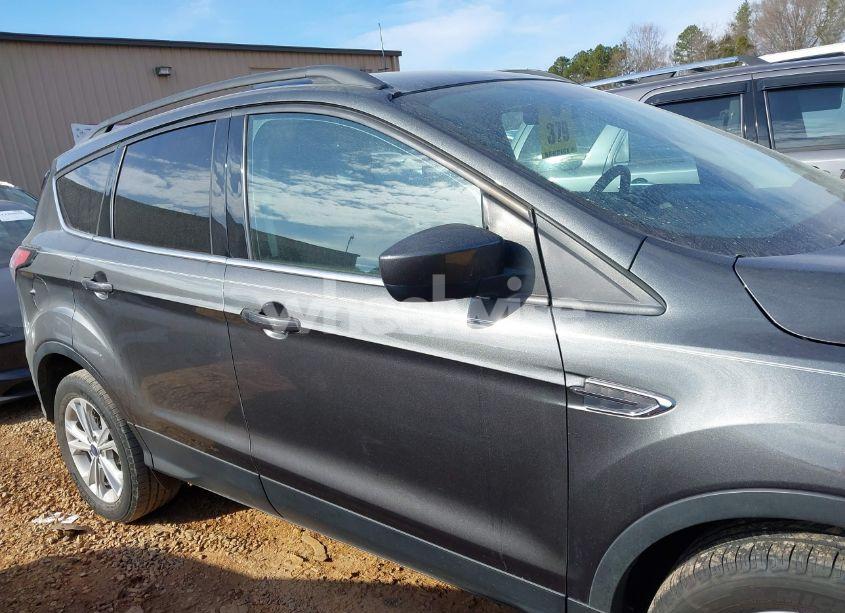 Photo 13 of 2018 Ford Escape SE (VIN 1FMCU9GD3JUA58124)