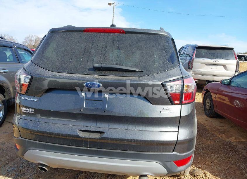 Photo 16 of 2018 Ford Escape SE (VIN 1FMCU9GD3JUA58124)