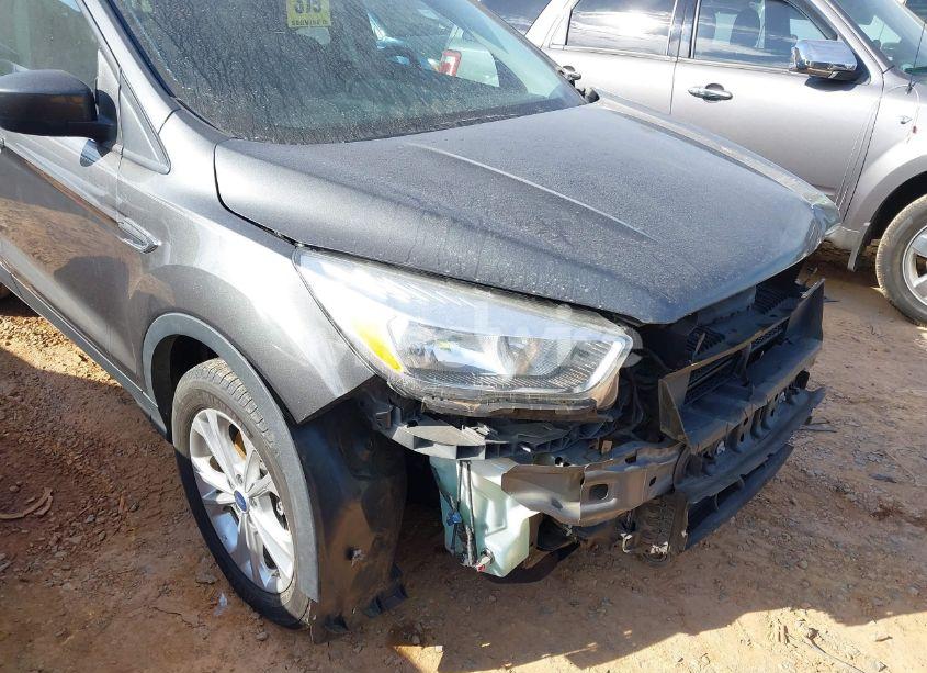 Photo 18 of 2018 Ford Escape SE (VIN 1FMCU9GD3JUA58124)