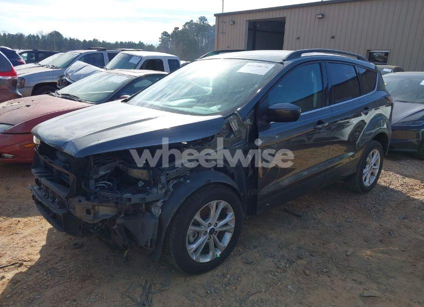 Photo 2 of 2018 Ford Escape SE (VIN 1FMCU9GD3JUA58124)