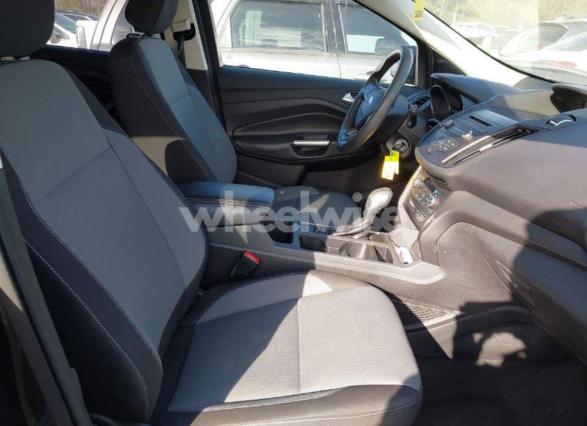 Photo 5 of 2018 Ford Escape SE (VIN 1FMCU9GD3JUA58124)