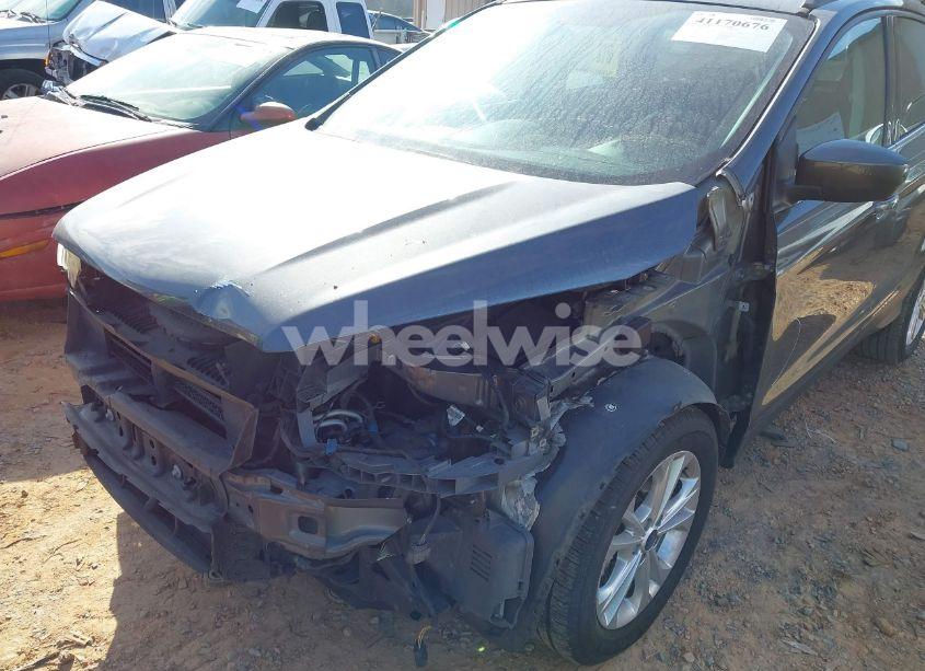 Photo 6 of 2018 Ford Escape SE (VIN 1FMCU9GD3JUA58124)