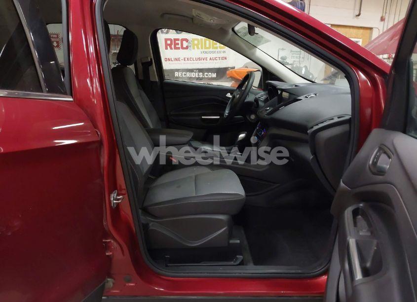 Photo 5 of 2018 Ford Escape SE (VIN 1FMCU9GD3JUB01148)