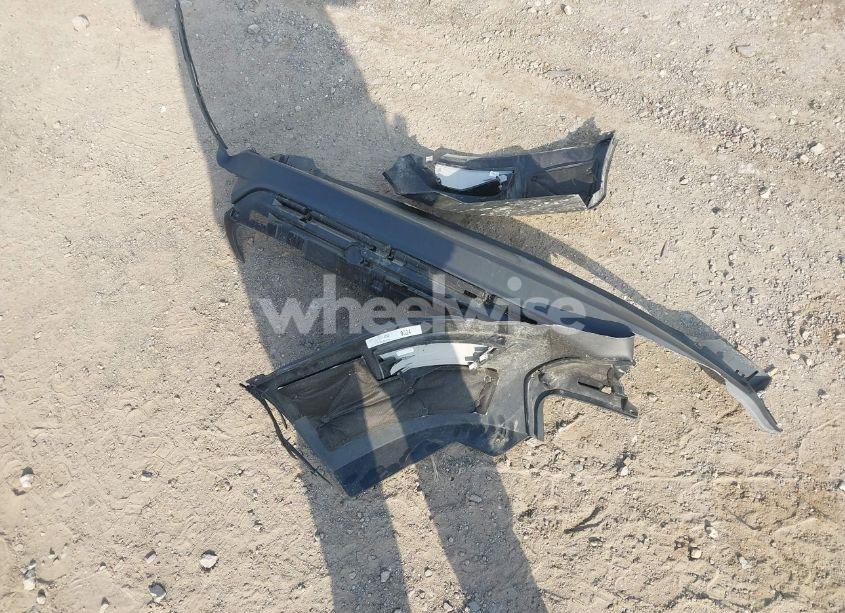 Photo 12 of 2018 Ford Escape SE (VIN 1FMCU9GD3JUB07869)