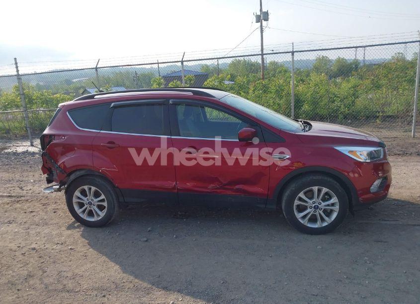 Photo 14 of 2018 Ford Escape SE (VIN 1FMCU9GD3JUB07869)