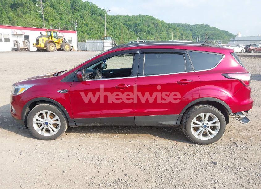 Photo 15 of 2018 Ford Escape SE (VIN 1FMCU9GD3JUB07869)