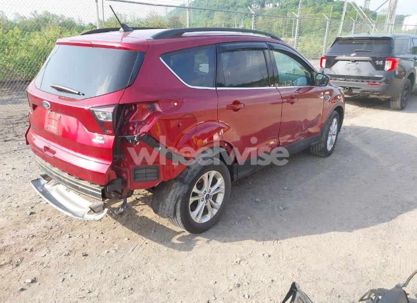 Photo 4 of 2018 Ford Escape SE (VIN 1FMCU9GD3JUB07869)