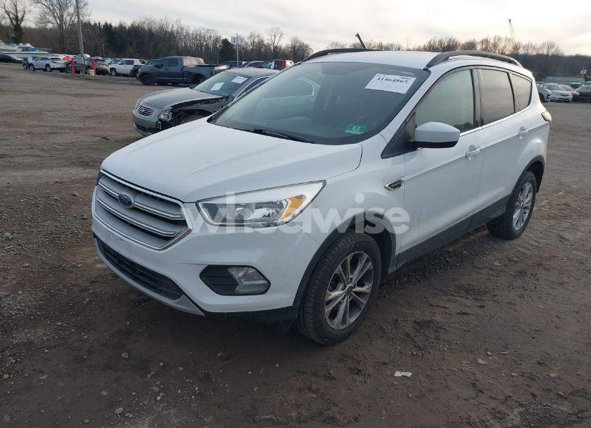Photo 2 of 2018 Ford Escape SE (VIN 1FMCU9GD3JUB29208)