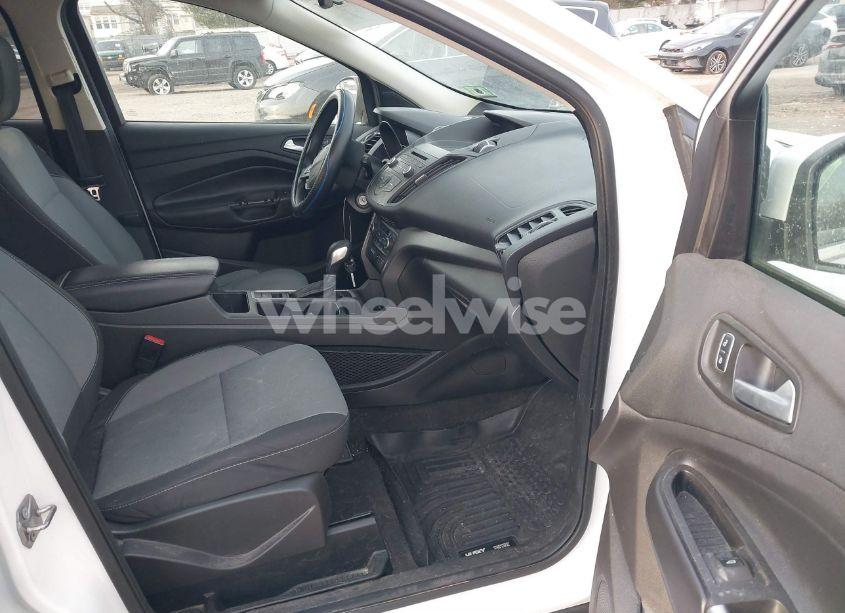 Photo 5 of 2018 Ford Escape SE (VIN 1FMCU9GD3JUB29208)