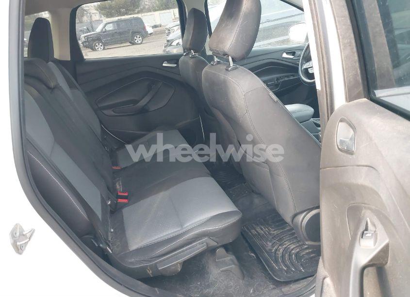 Photo 8 of 2018 Ford Escape SE (VIN 1FMCU9GD3JUB29208)