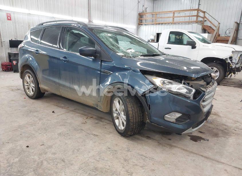 2018 Ford Escape SE (VIN 1FMCU9GD3JUB84080) main photo