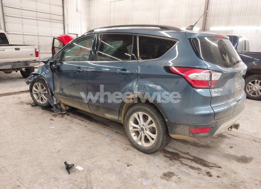 Photo 3 of 2018 Ford Escape SE (VIN 1FMCU9GD3JUB84080)