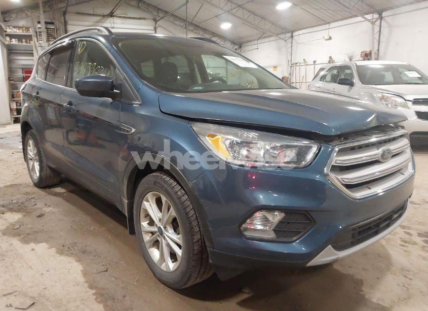 2018 Ford Escape SE (VIN 1FMCU9GD3JUC01489) main photo
