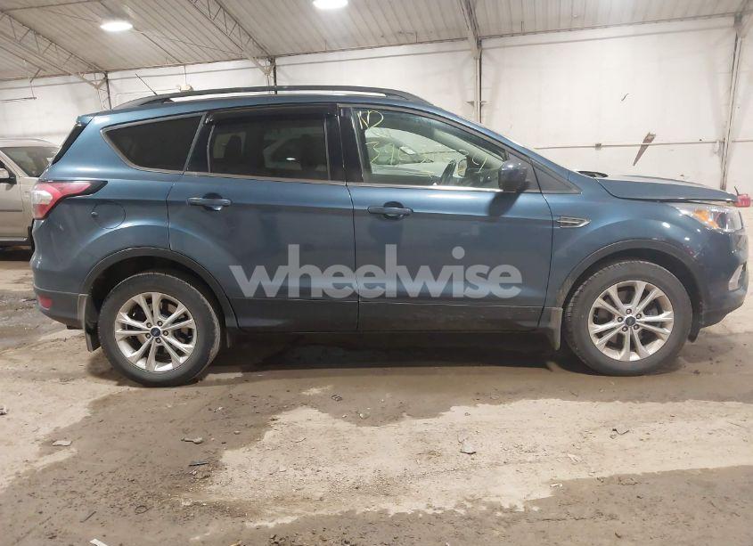 Photo 13 of 2018 Ford Escape SE (VIN 1FMCU9GD3JUC01489)