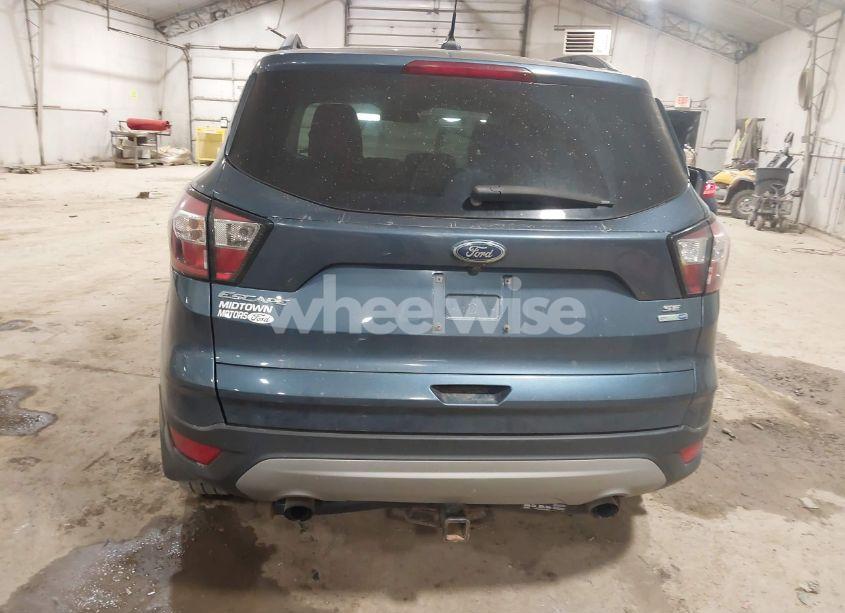 Photo 16 of 2018 Ford Escape SE (VIN 1FMCU9GD3JUC01489)