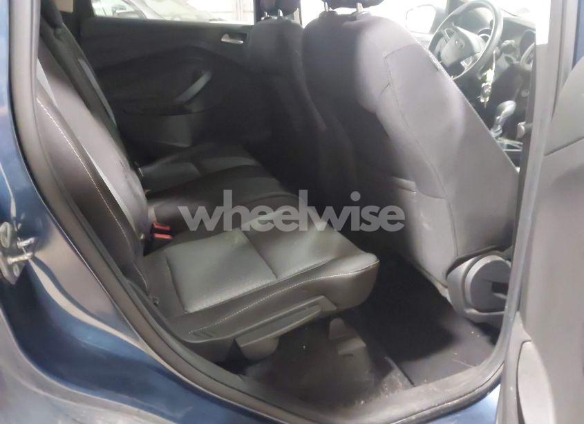 Photo 8 of 2018 Ford Escape SE (VIN 1FMCU9GD3JUC01489)