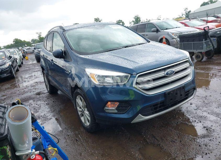 2018 Ford Escape SE (VIN 1FMCU9GD3JUC01606) main photo