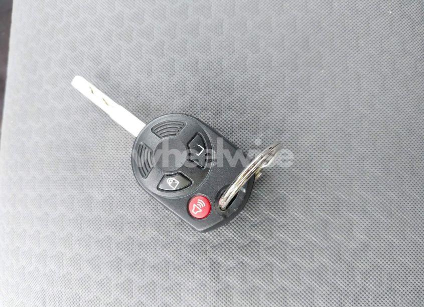 Photo 11 of 2018 Ford Escape SE (VIN 1FMCU9GD3JUC01606)