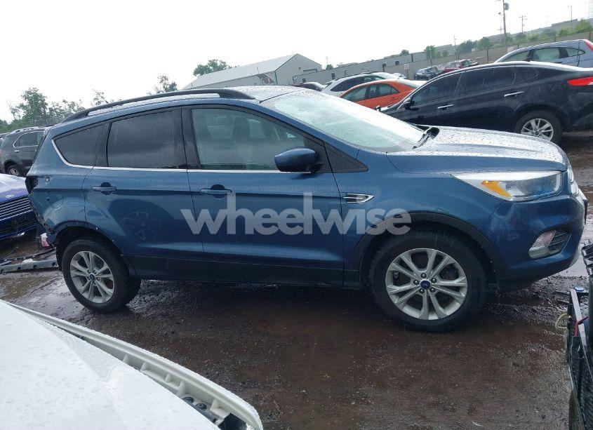 Photo 14 of 2018 Ford Escape SE (VIN 1FMCU9GD3JUC01606)