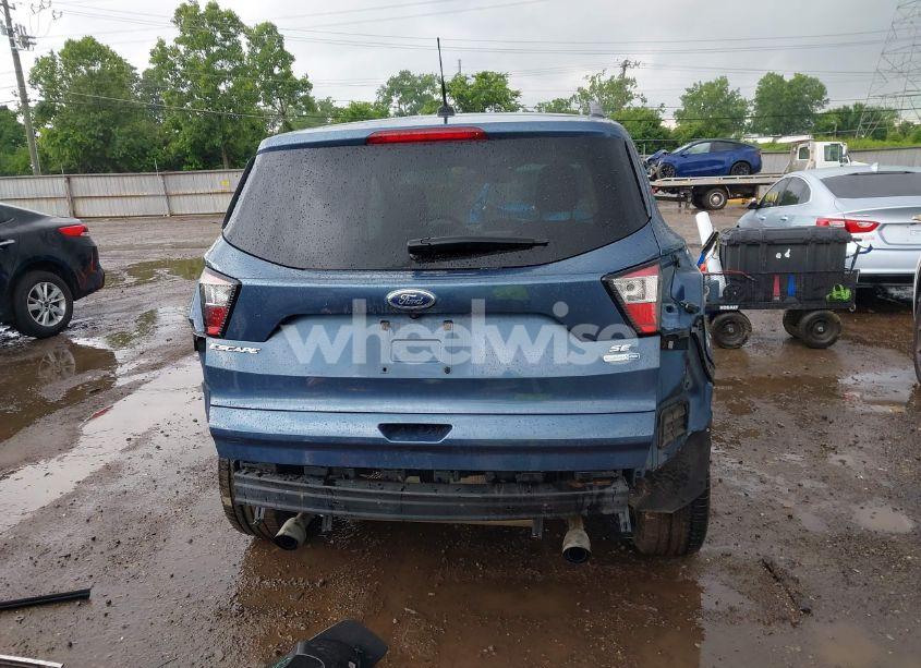 Photo 17 of 2018 Ford Escape SE (VIN 1FMCU9GD3JUC01606)