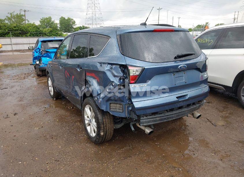 Photo 3 of 2018 Ford Escape SE (VIN 1FMCU9GD3JUC01606)