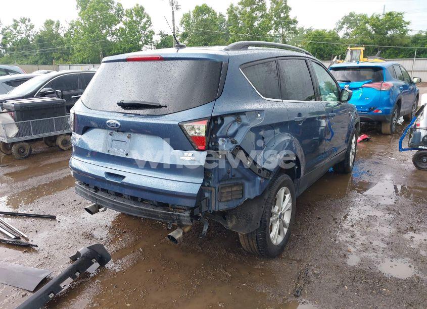 Photo 4 of 2018 Ford Escape SE (VIN 1FMCU9GD3JUC01606)