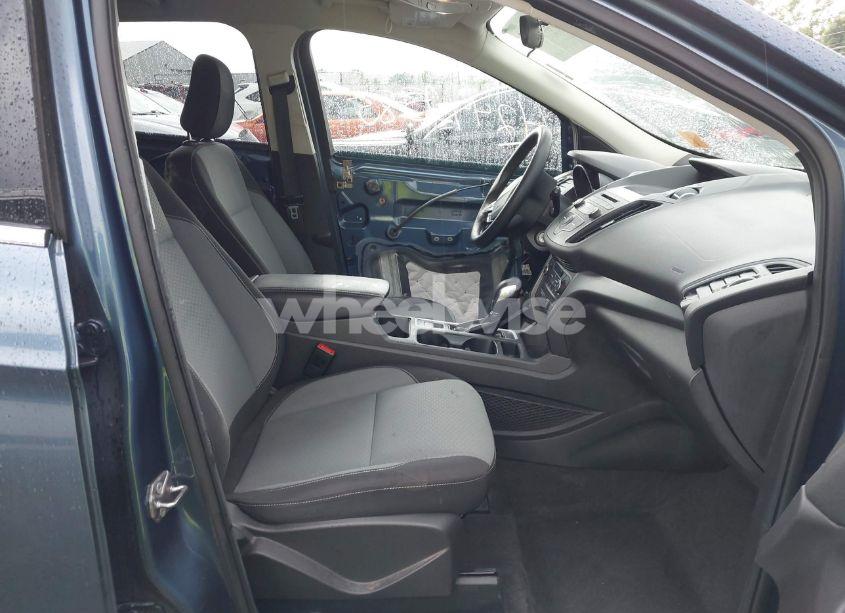 Photo 5 of 2018 Ford Escape SE (VIN 1FMCU9GD3JUC01606)