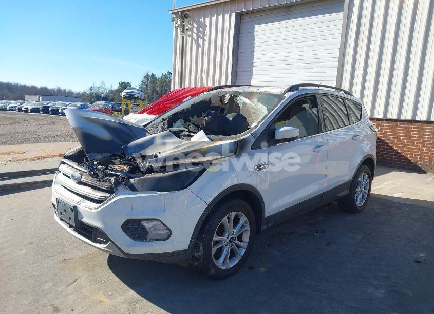 Photo 2 of 2018 Ford Escape SE (VIN 1FMCU9GD3JUC12976)