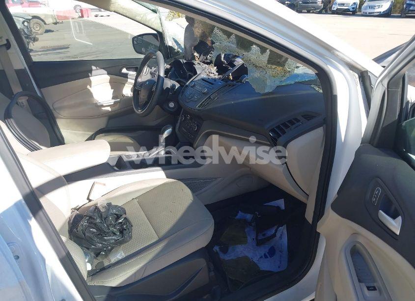 Photo 5 of 2018 Ford Escape SE (VIN 1FMCU9GD3JUC12976)