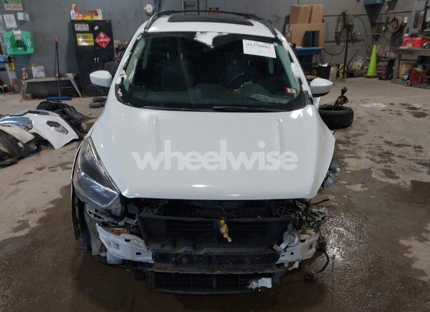 Photo 13 of 2018 Ford Escape SE (VIN 1FMCU9GD3JUC24464)