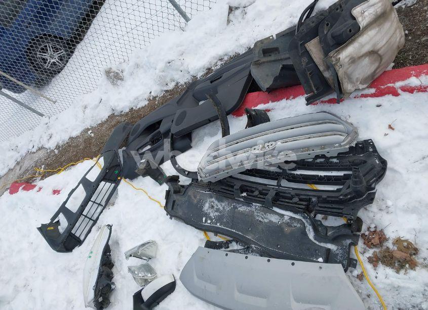 Photo 12 of 2018 Ford Escape SE (VIN 1FMCU9GD3JUC34847)