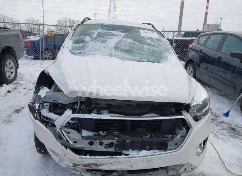 Photo 13 of 2018 Ford Escape SE (VIN 1FMCU9GD3JUC34847)