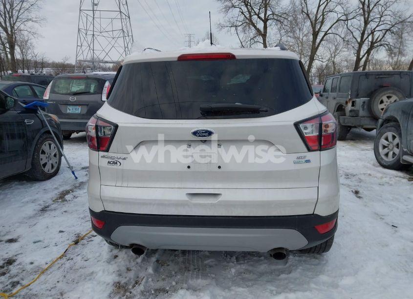 Photo 17 of 2018 Ford Escape SE (VIN 1FMCU9GD3JUC34847)