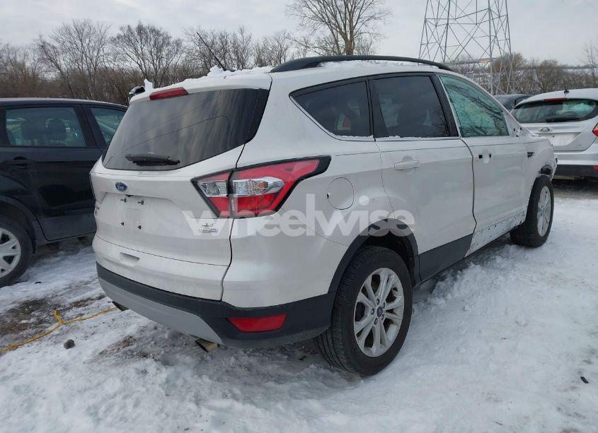 Photo 4 of 2018 Ford Escape SE (VIN 1FMCU9GD3JUC34847)