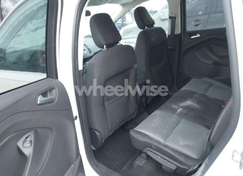 Photo 8 of 2018 Ford Escape SE (VIN 1FMCU9GD3JUC34847)