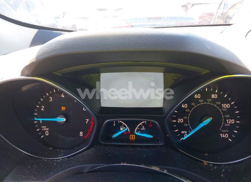 Photo 16 of 2018 Ford Escape SE (VIN 1FMCU9GD3JUC45296)