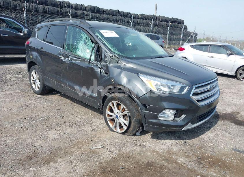 2018 Ford Escape SE (VIN 1FMCU9GD3JUC54404) main photo