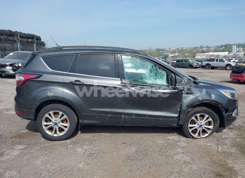 Photo 12 of 2018 Ford Escape SE (VIN 1FMCU9GD3JUC54404)