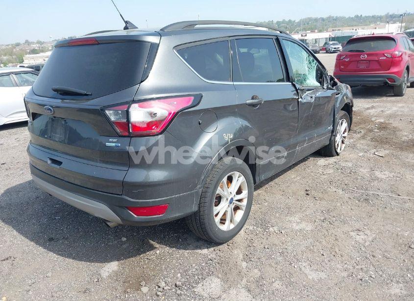 Photo 4 of 2018 Ford Escape SE (VIN 1FMCU9GD3JUC54404)