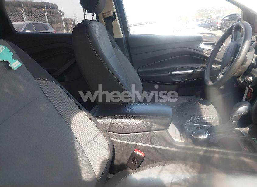 Photo 5 of 2018 Ford Escape SE (VIN 1FMCU9GD3JUC54404)