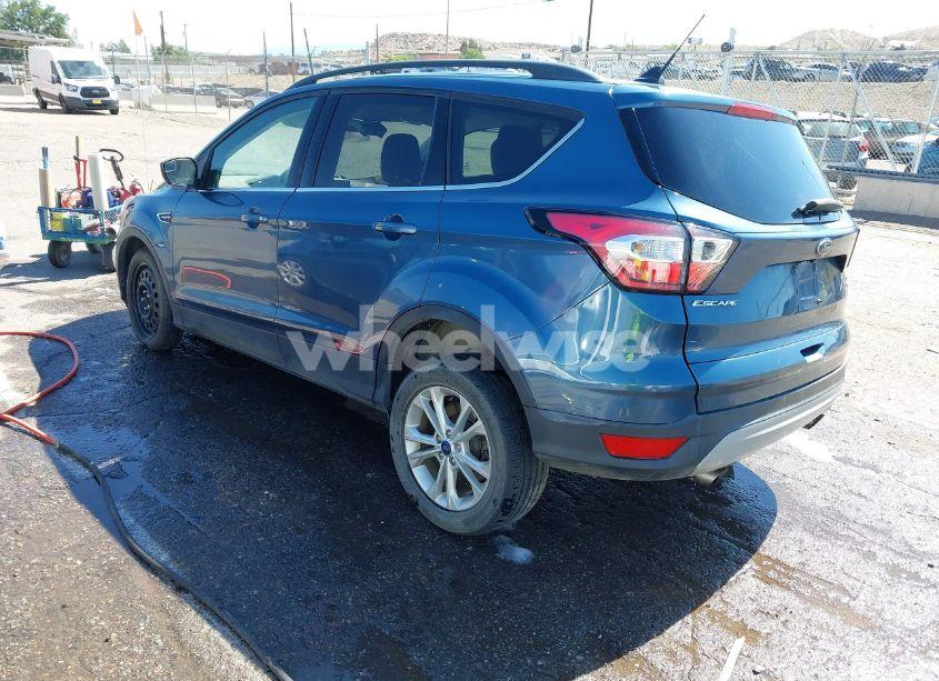 Photo 3 of 2018 Ford Escape SE (VIN 1FMCU9GD3JUC75110)